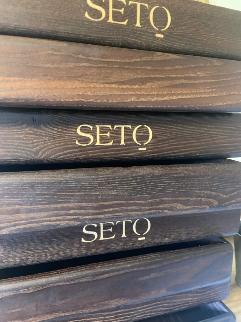 Подносы с гравировкой логотипа SETO